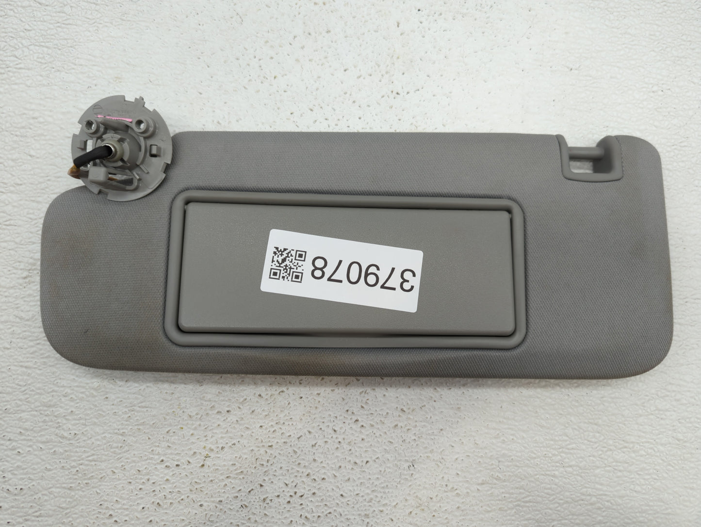 2016-2019 Chevrolet Malibu Sun Visor Shade Replacement Driver Left Mirror Fits Fits 2016 2017 2018 2019 OEM Used Auto Parts 