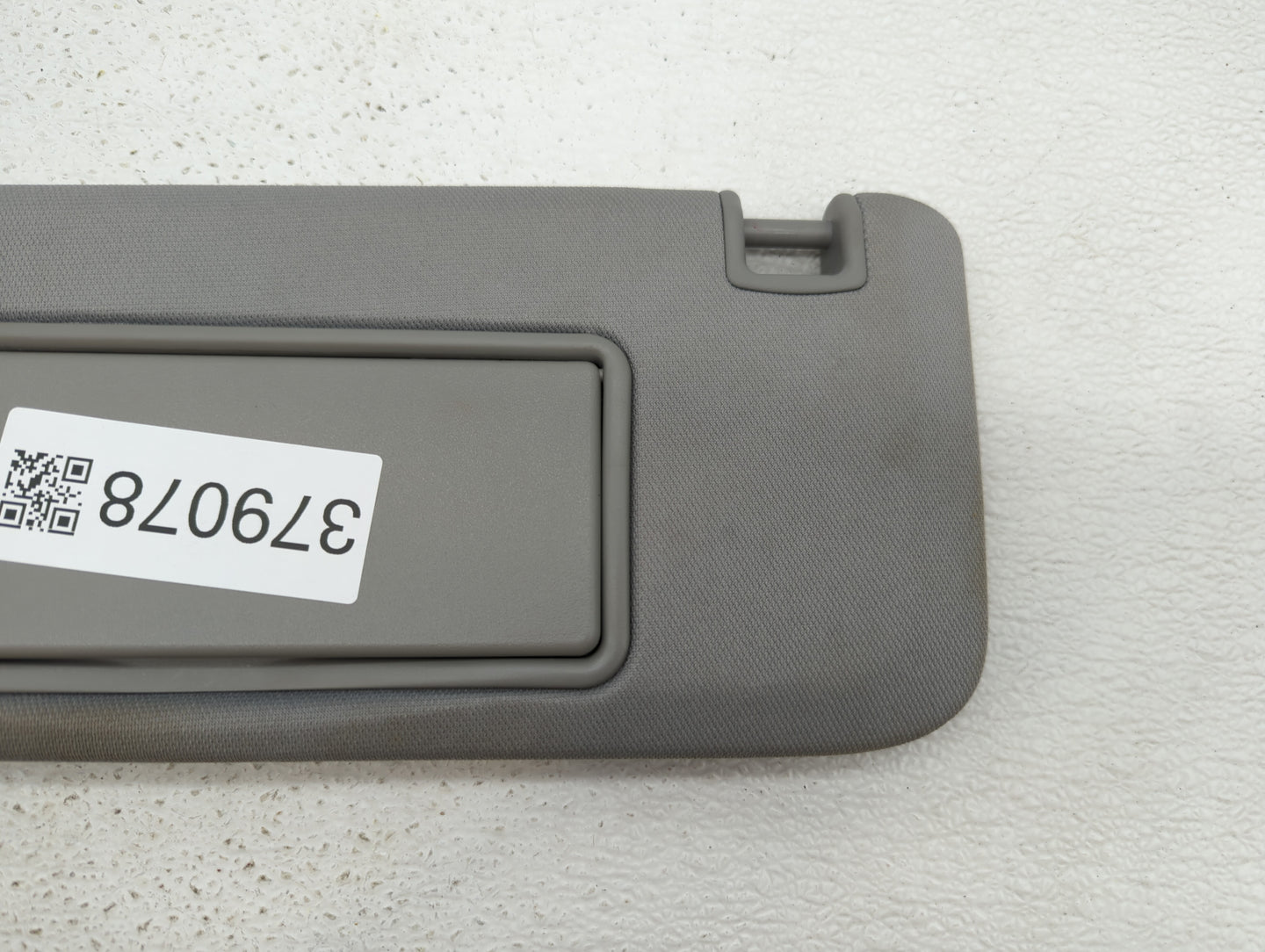 2016-2019 Chevrolet Malibu Sun Visor Shade Replacement Driver Left Mirror Fits Fits 2016 2017 2018 2019 OEM Used Auto Parts 