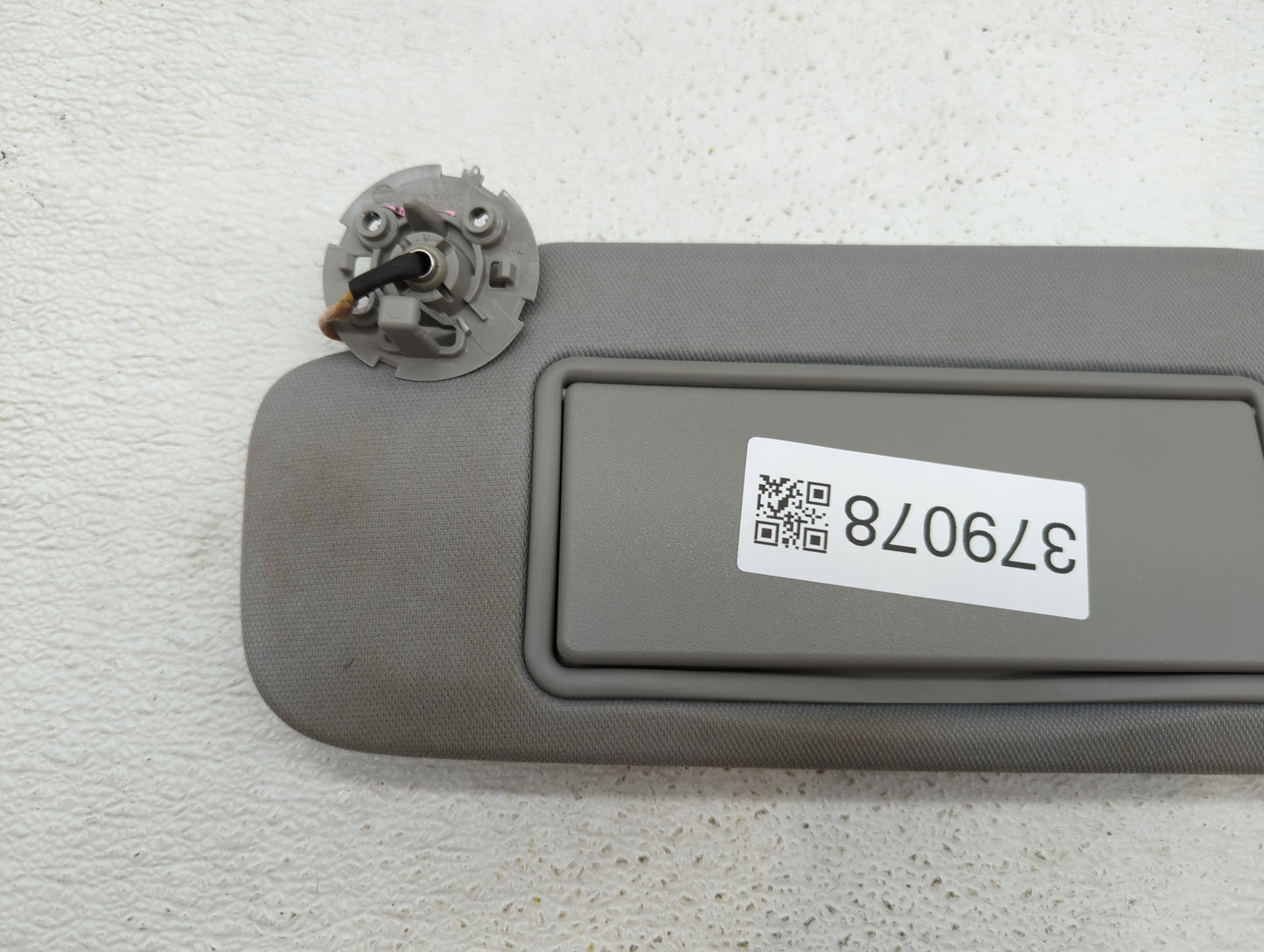 2016-2019 Chevrolet Malibu Sun Visor Shade Replacement Driver Left Mirror Fits Fits 2016 2017 2018 2019 OEM Used Auto Parts 