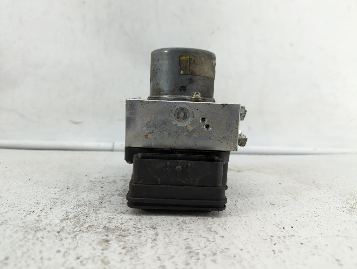 2016 Chevrolet Malibu Anti-Lock Brake ABS Pump Module Actuator OEM P/N:065055766 23410405 Fits OEM Used Auto Parts - Oemused