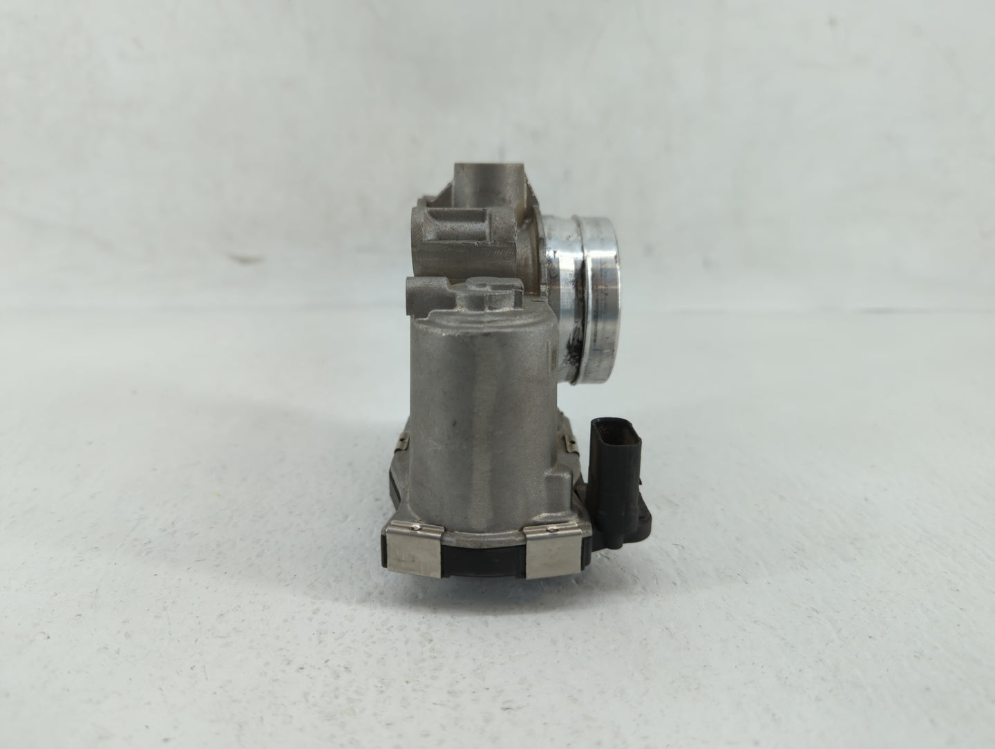 2016-2019 Chevrolet Malibu Throttle Body P/N:12671379AA Fits Fits 2016 2017 2018 2019 OEM Used Auto Parts - Oemusedautoparts