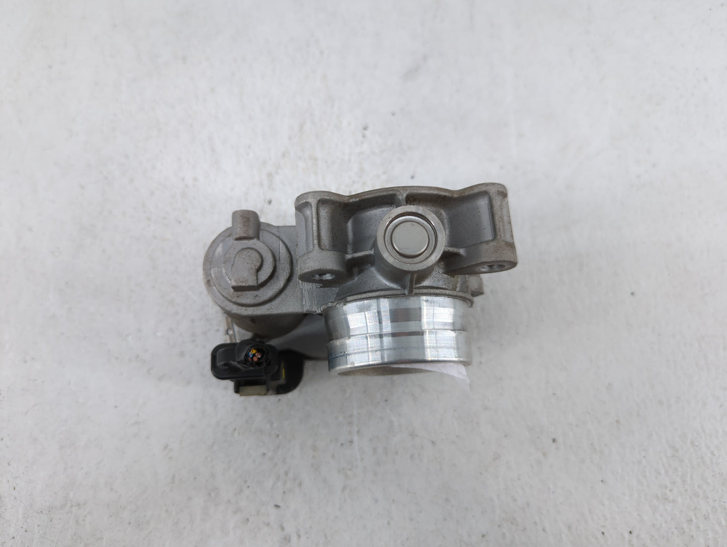 2016-2019 Chevrolet Malibu Throttle Body P/N:12671379AA Fits Fits 2016 2017 2018 2019 OEM Used Auto Parts - Oemusedautoparts