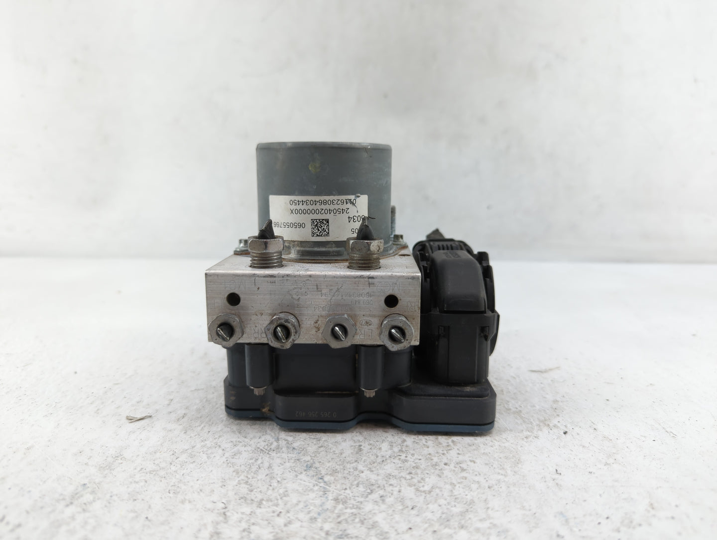 2017 Chevrolet Malibu ABS Pump Control Module Replacement P/N:84139390 A24T27-5242, 84139389, 065055768, 065055766, 84139399