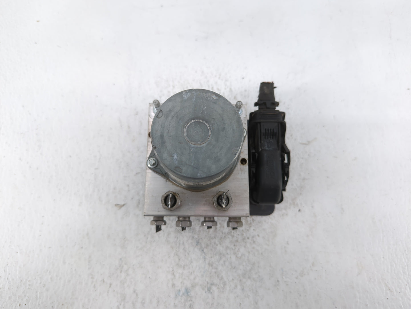 2017 Chevrolet Malibu ABS Pump Control Module Replacement P/N:84139390 A24T27-5242, 84139389, 065055768, 065055766, 84139399