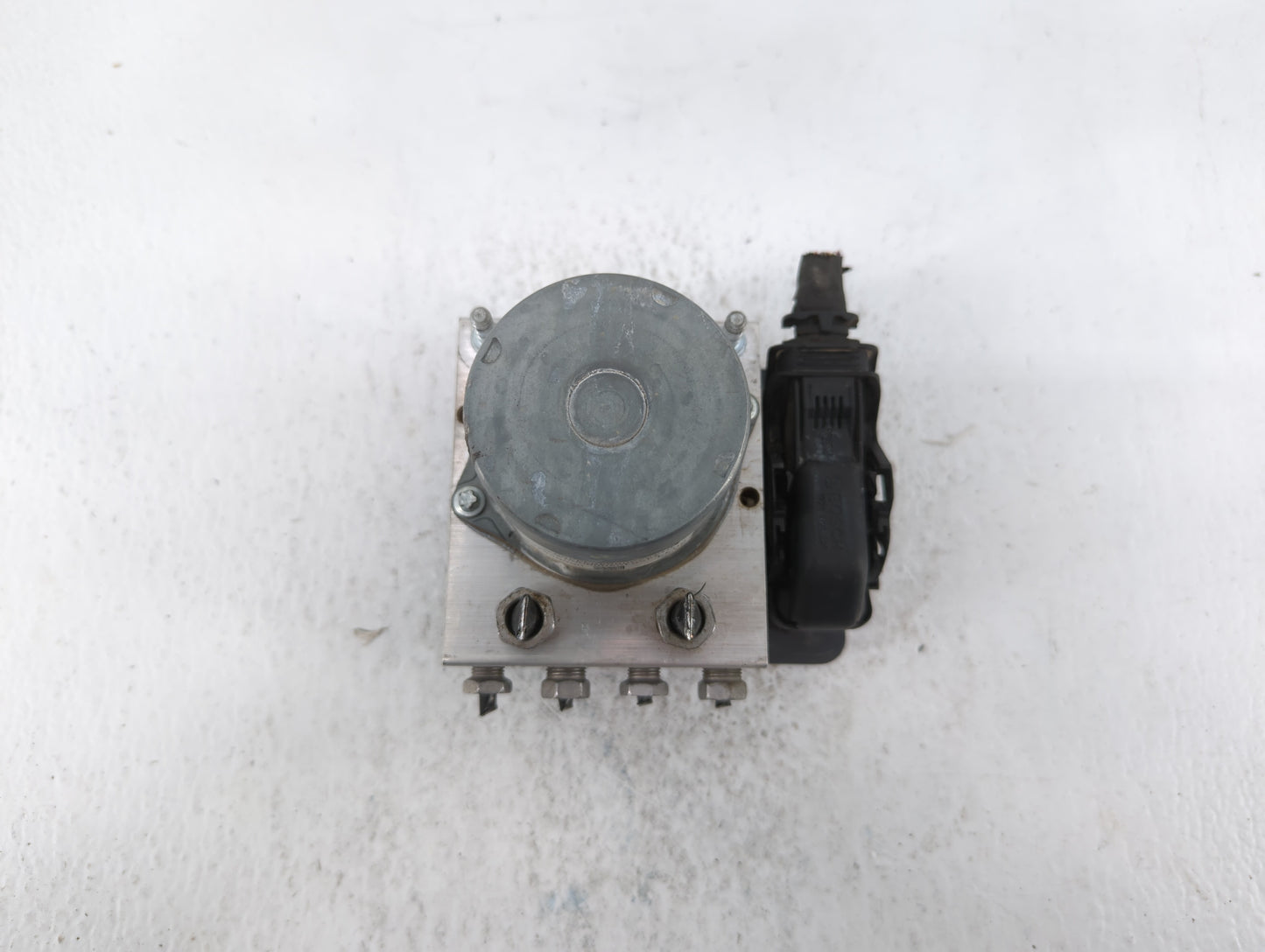 2017 Chevrolet Malibu ABS Pump Control Module Replacement P/N:84139390 A24T27-5242, 84139389, 065055768, 065055766, 84139399