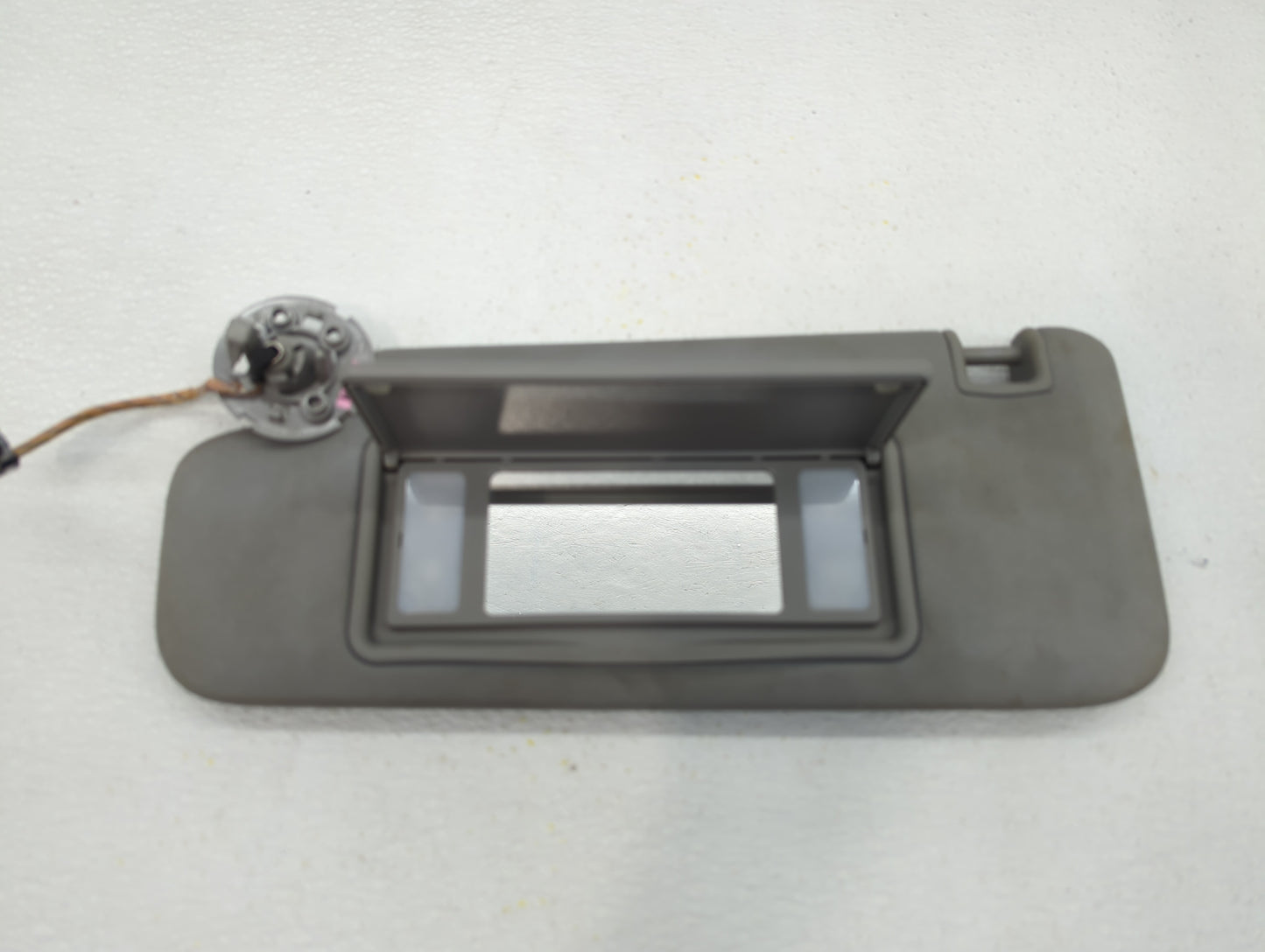 2016-2021 Chevrolet Malibu Sun Visor Shade Replacement Driver Left Mirror Fits Fits 2016 2017 2018 2019 2020 2021 OEM Used A