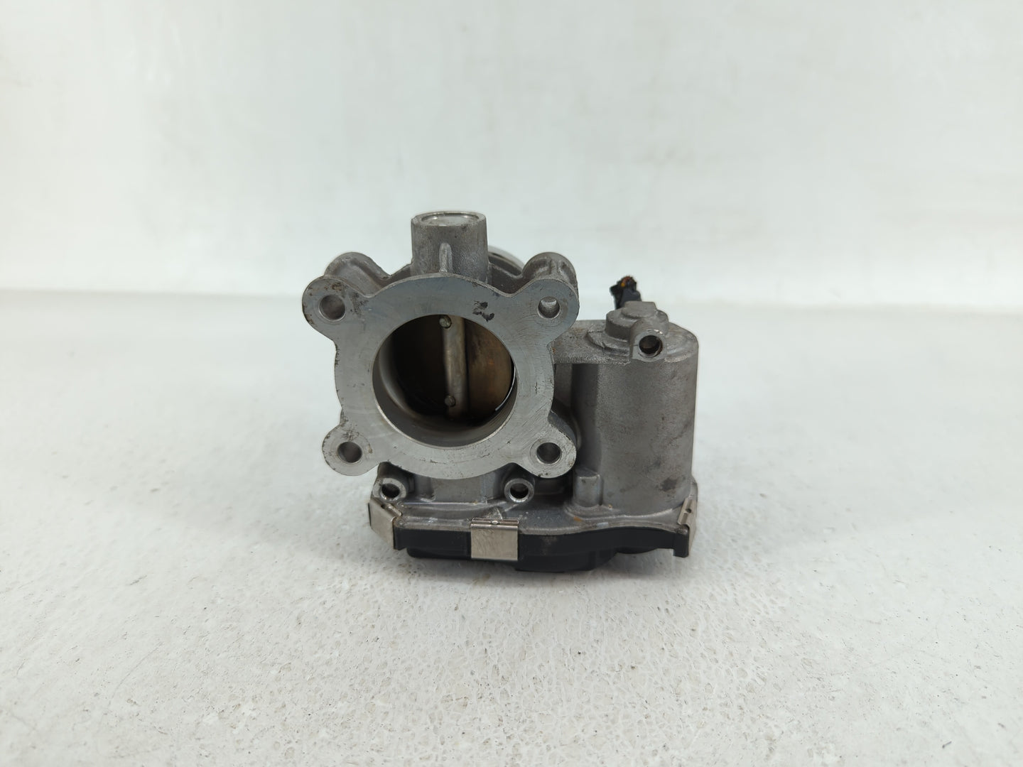 2016-2021 Chevrolet Malibu Throttle Body P/N:12671379AA Fits Fits 2016 2017 2018 2019 2020 2021 2022 OEM Used Auto Parts - O