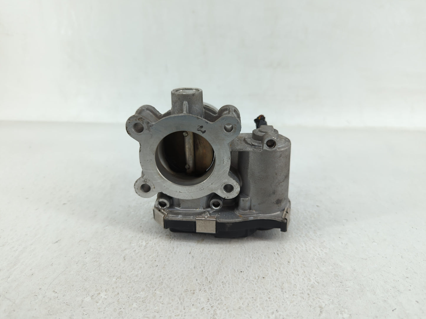 2016-2021 Chevrolet Malibu Throttle Body P/N:12671379AA Fits Fits 2016 2017 2018 2019 2020 2021 2022 OEM Used Auto Parts - O