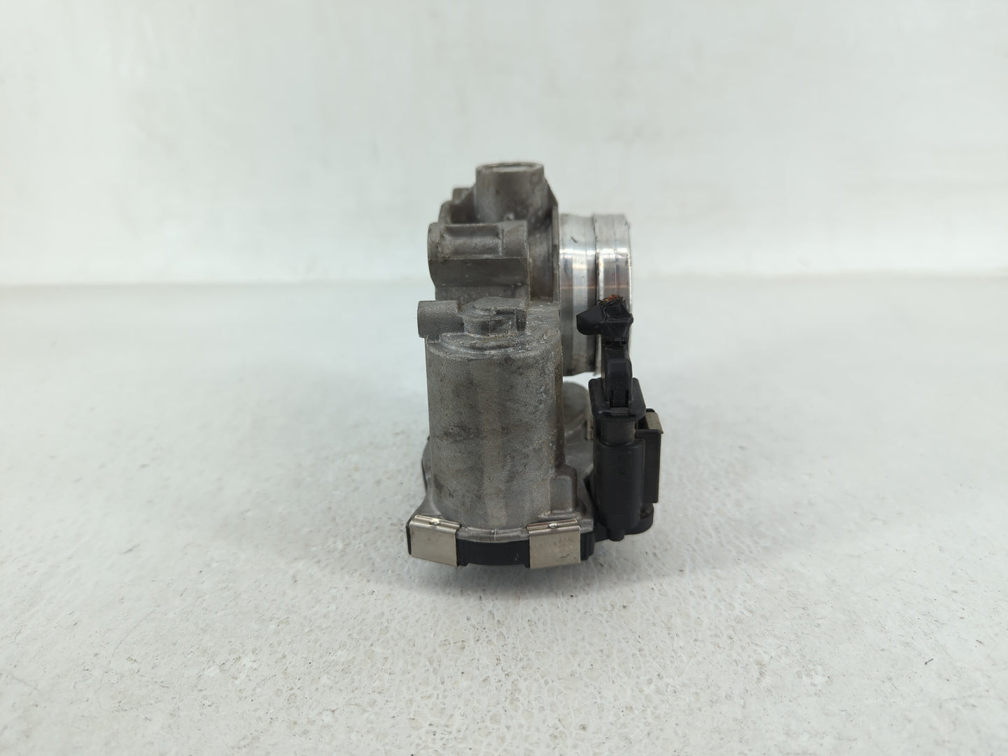 2016-2021 Chevrolet Malibu Throttle Body P/N:12671379AA Fits Fits 2016 2017 2018 2019 2020 2021 2022 OEM Used Auto Parts - O