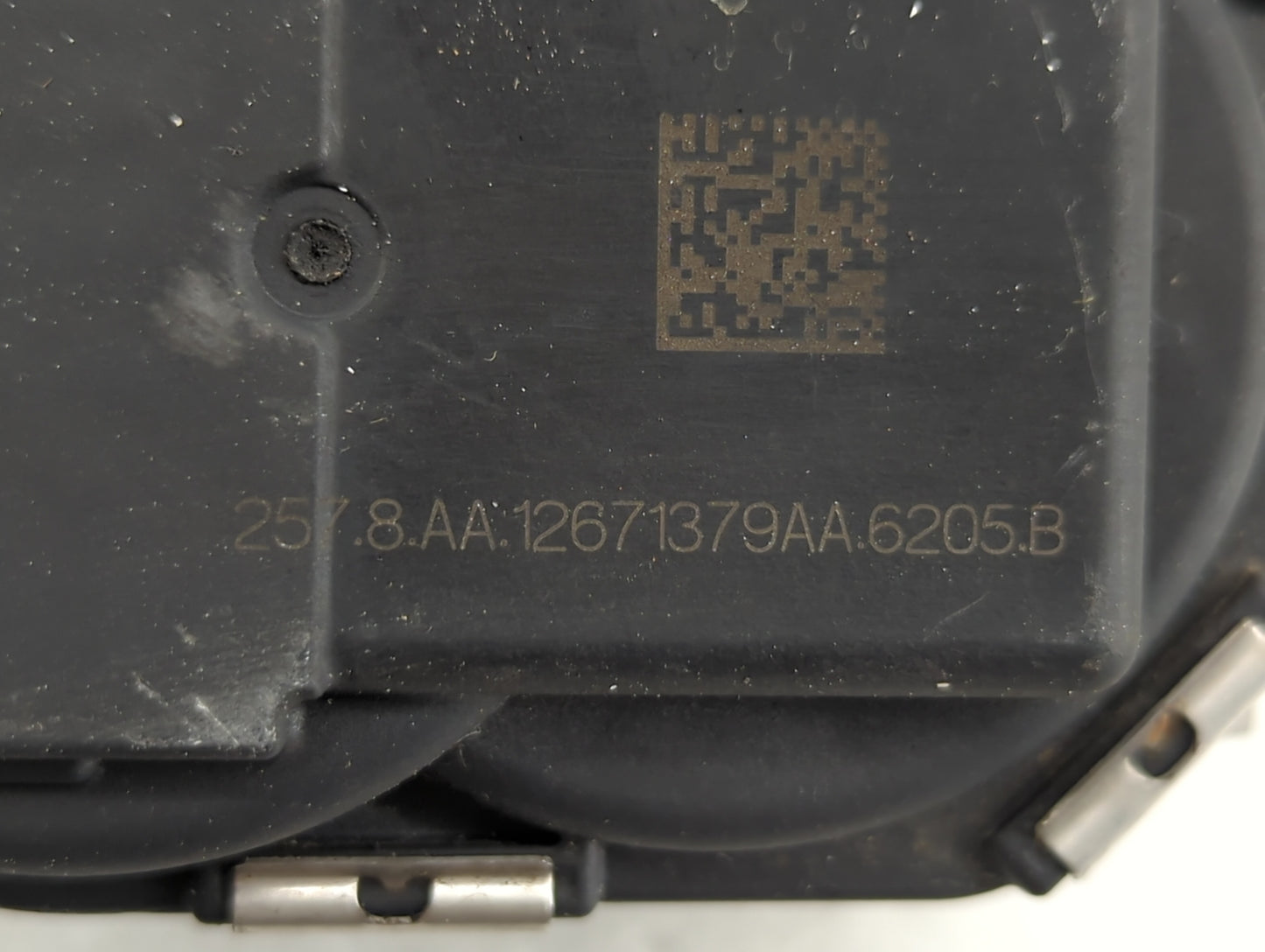 2016-2021 Chevrolet Malibu Throttle Body P/N:12671379AA Fits Fits 2016 2017 2018 2019 2020 2021 2022 OEM Used Auto Parts - O