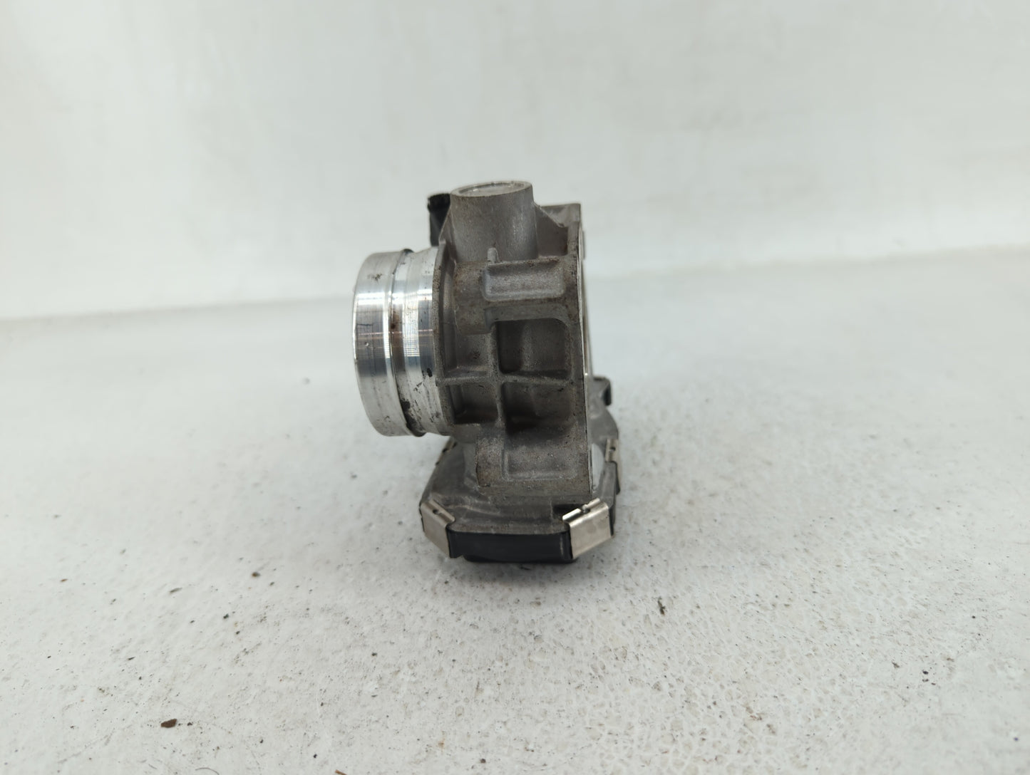 2016-2021 Chevrolet Malibu Throttle Body P/N:12671379AA Fits Fits 2016 2017 2018 2019 2020 2021 2022 OEM Used Auto Parts - O