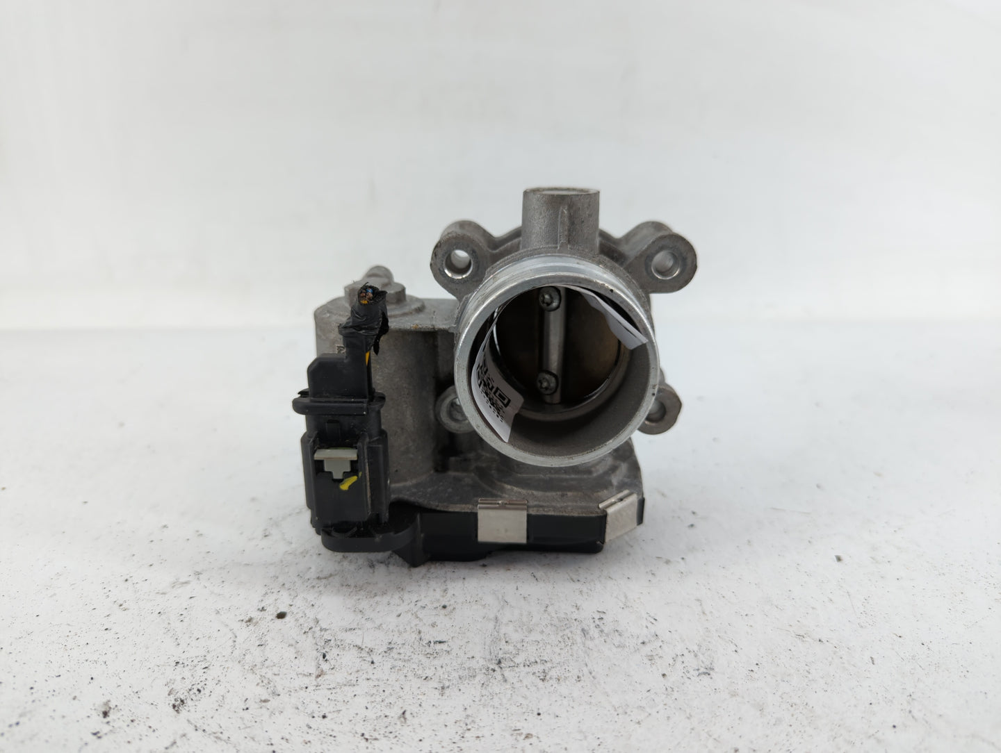 2016-2021 Chevrolet Malibu Throttle Body P/N:12671379AA Fits Fits 2016 2017 2018 2019 2020 2021 2022 OEM Used Auto Parts - O