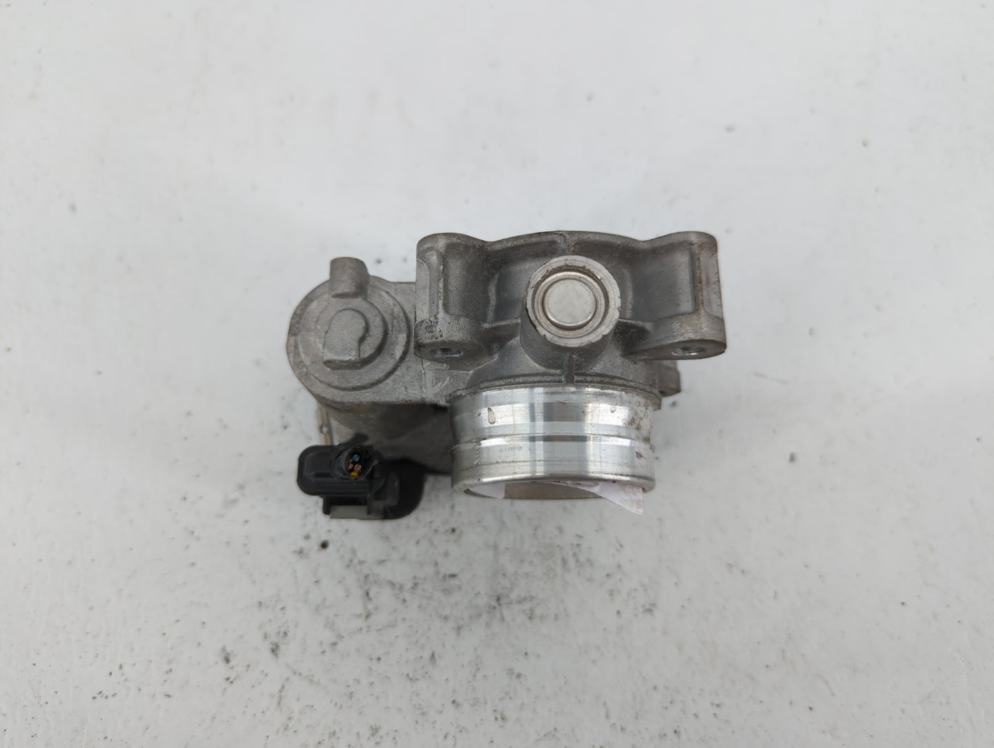 2016-2021 Chevrolet Malibu Throttle Body P/N:12671379AA Fits Fits 2016 2017 2018 2019 2020 2021 2022 OEM Used Auto Parts - O