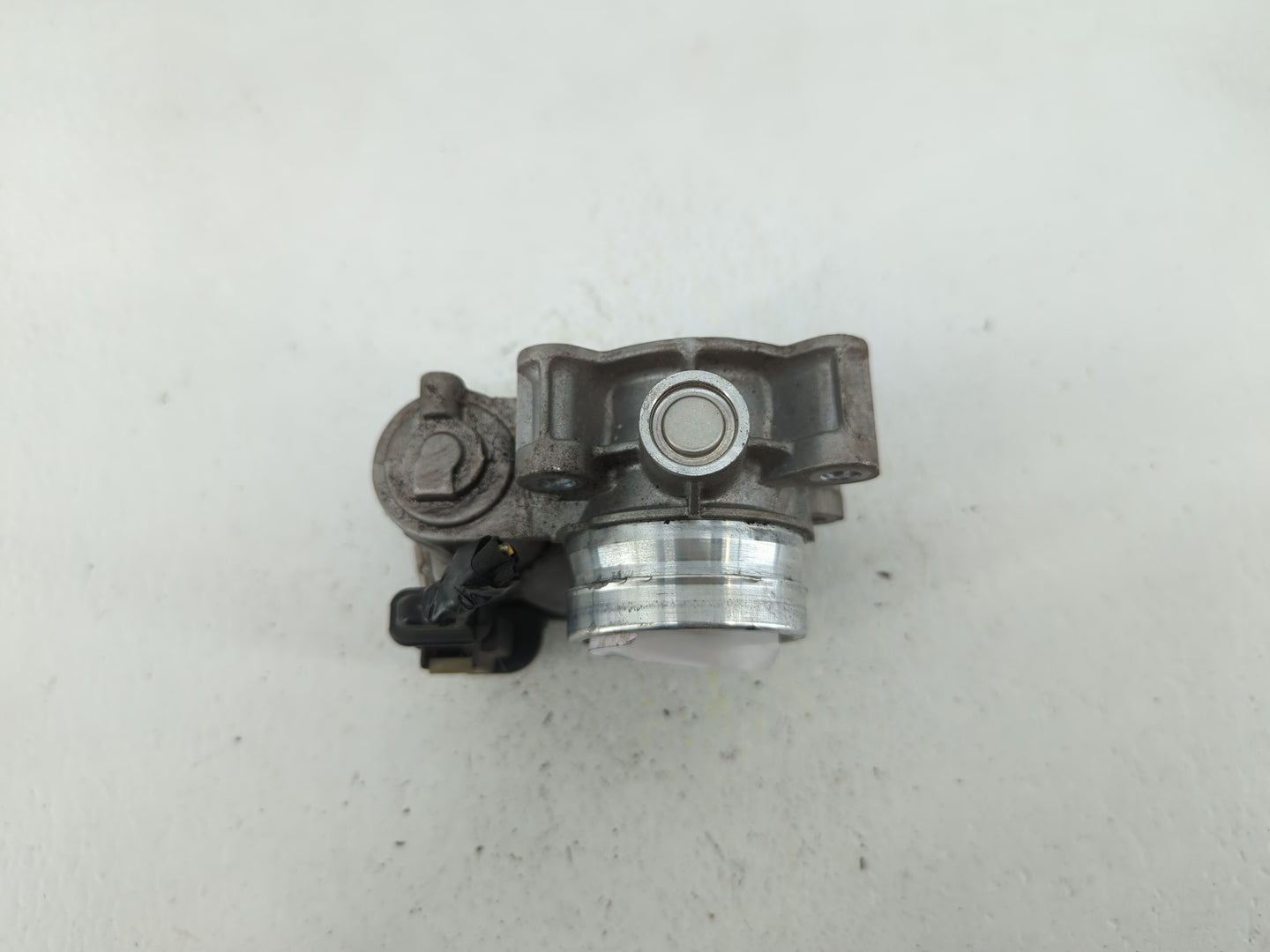 2016-2021 Chevrolet Malibu Throttle Body P/N:12671379AA Fits Fits 2016 2017 2018 2019 2020 2021 2022 OEM Used Auto Parts - O