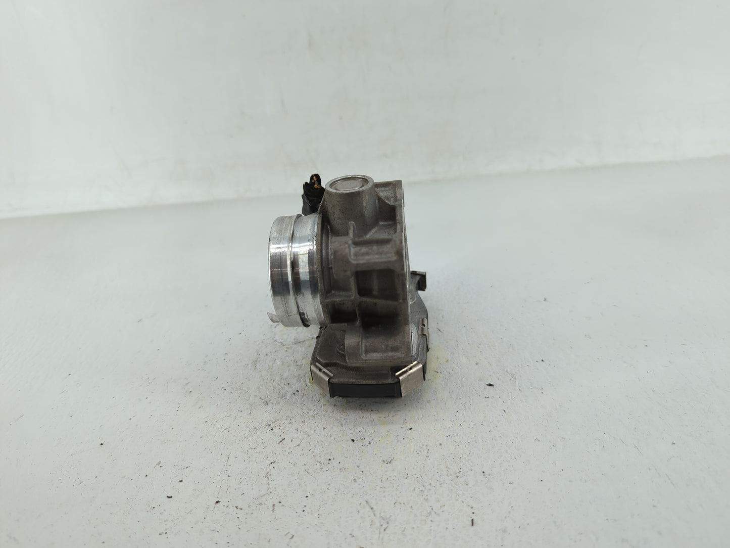 2016-2021 Chevrolet Malibu Throttle Body P/N:12671379AA Fits Fits 2016 2017 2018 2019 2020 2021 2022 OEM Used Auto Parts - O
