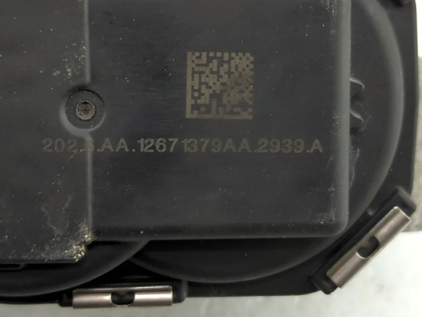 2016-2021 Chevrolet Malibu Throttle Body P/N:12671379AA Fits Fits 2016 2017 2018 2019 2020 2021 2022 OEM Used Auto Parts - O