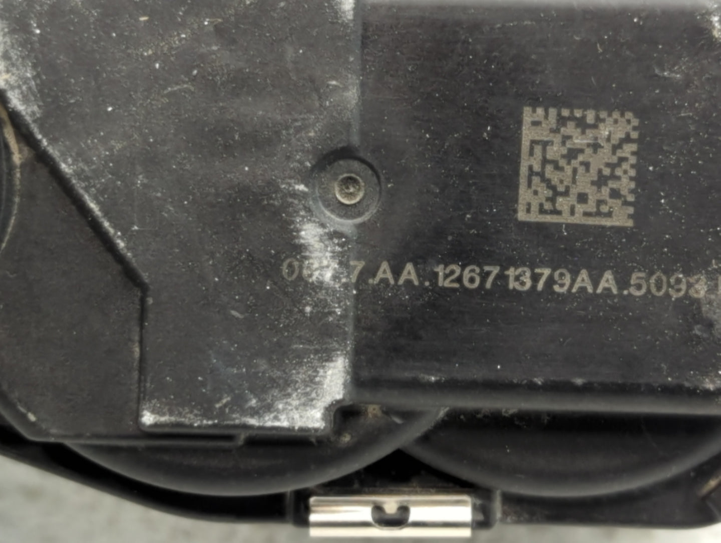 2016-2021 Chevrolet Malibu Throttle Body P/N:12671379AA Fits Fits 2016 2017 2018 2019 2020 2021 2022 OEM Used Auto Parts - O