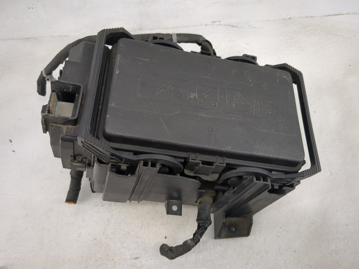 2017-2018 Chevrolet Malibu Fusebox Fuse Box Panel Relay Module Fits Fits 2017 2018 OEM Used Auto Parts - Oemusedautoparts1.c