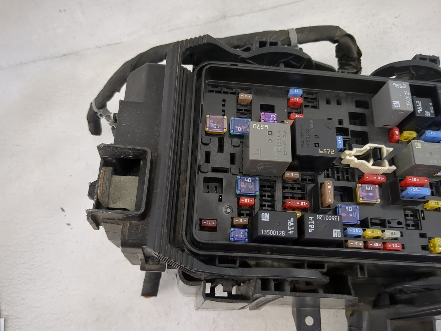 2017-2018 Chevrolet Malibu Fusebox Fuse Box Panel Relay Module Fits Fits 2017 2018 OEM Used Auto Parts - Oemusedautoparts1.c