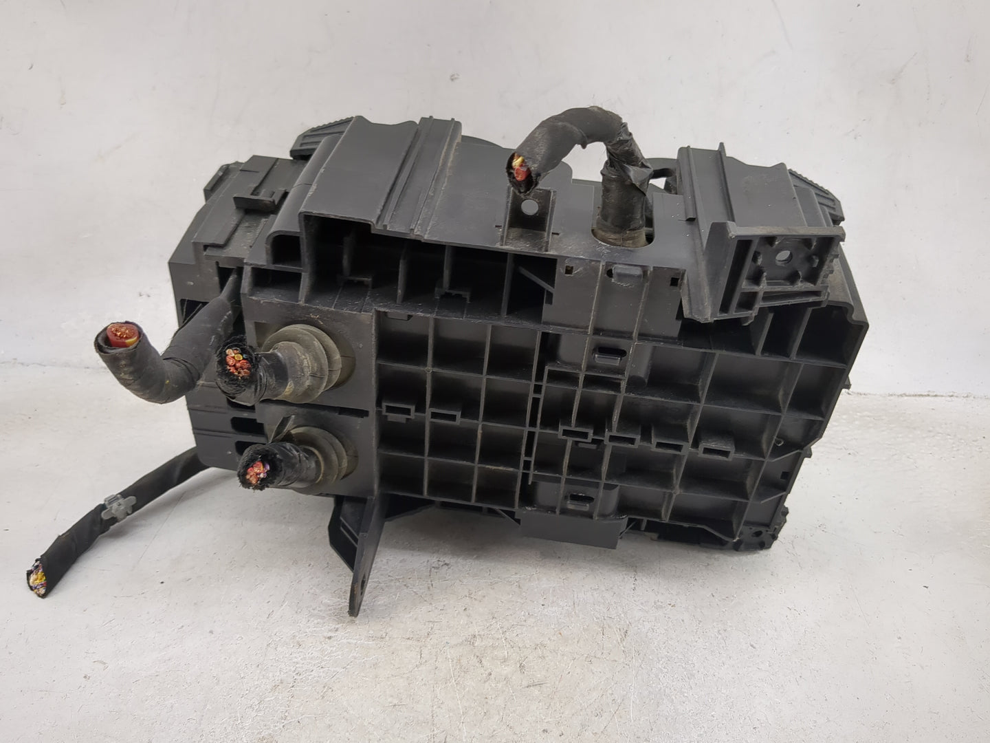 2017-2018 Chevrolet Malibu Fusebox Fuse Box Panel Relay Module Fits Fits 2017 2018 OEM Used Auto Parts - Oemusedautoparts1.c