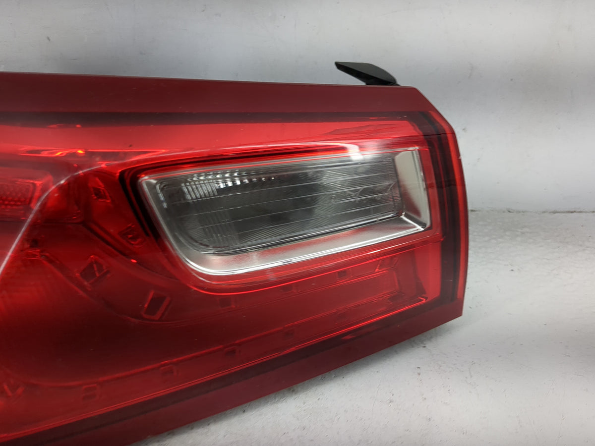 2016-2021 Chevrolet Malibu Driver Left Side Deck Lid Mounted Tail Light 5026109 - Oemusedautoparts1.com