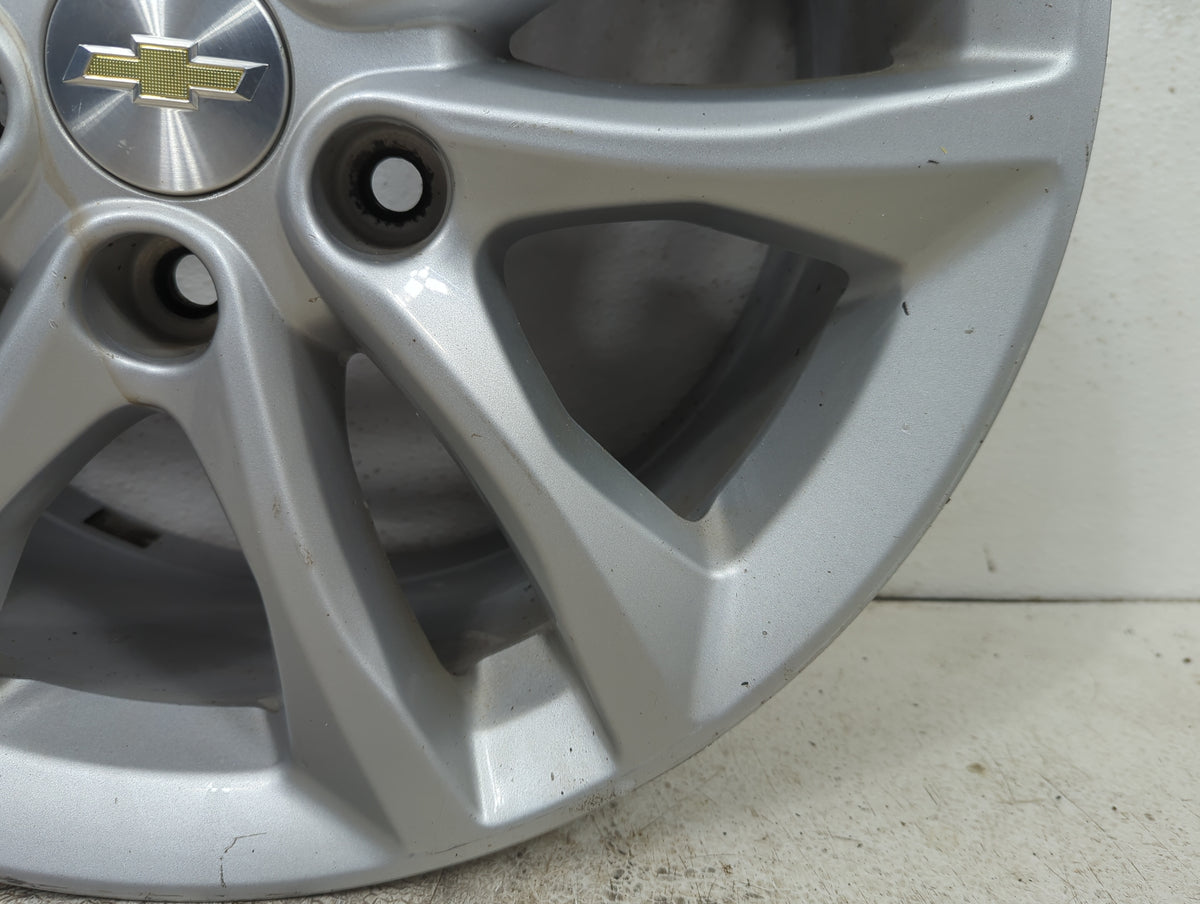 2016-2018 Chevrolet Malibu Oem Wheel Rim 5043791 - Oemusedautoparts1.com