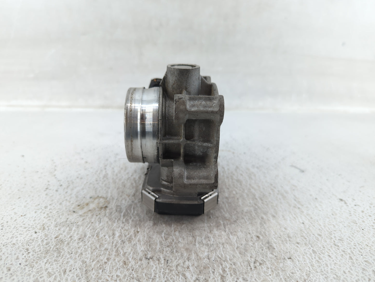 2016-2021 Chevrolet Malibu Throttle Body P/N:12671379AA Fits Fits 2016 2017 2018 2019 2020 2021 2022 OEM Used Auto Parts - O