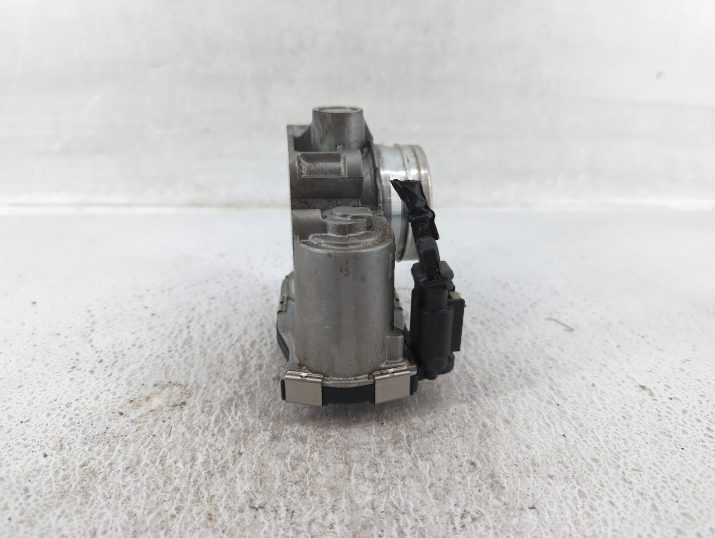 2016-2021 Chevrolet Malibu Throttle Body P/N:12671379AA Fits Fits 2016 2017 2018 2019 2020 2021 2022 OEM Used Auto Parts - O