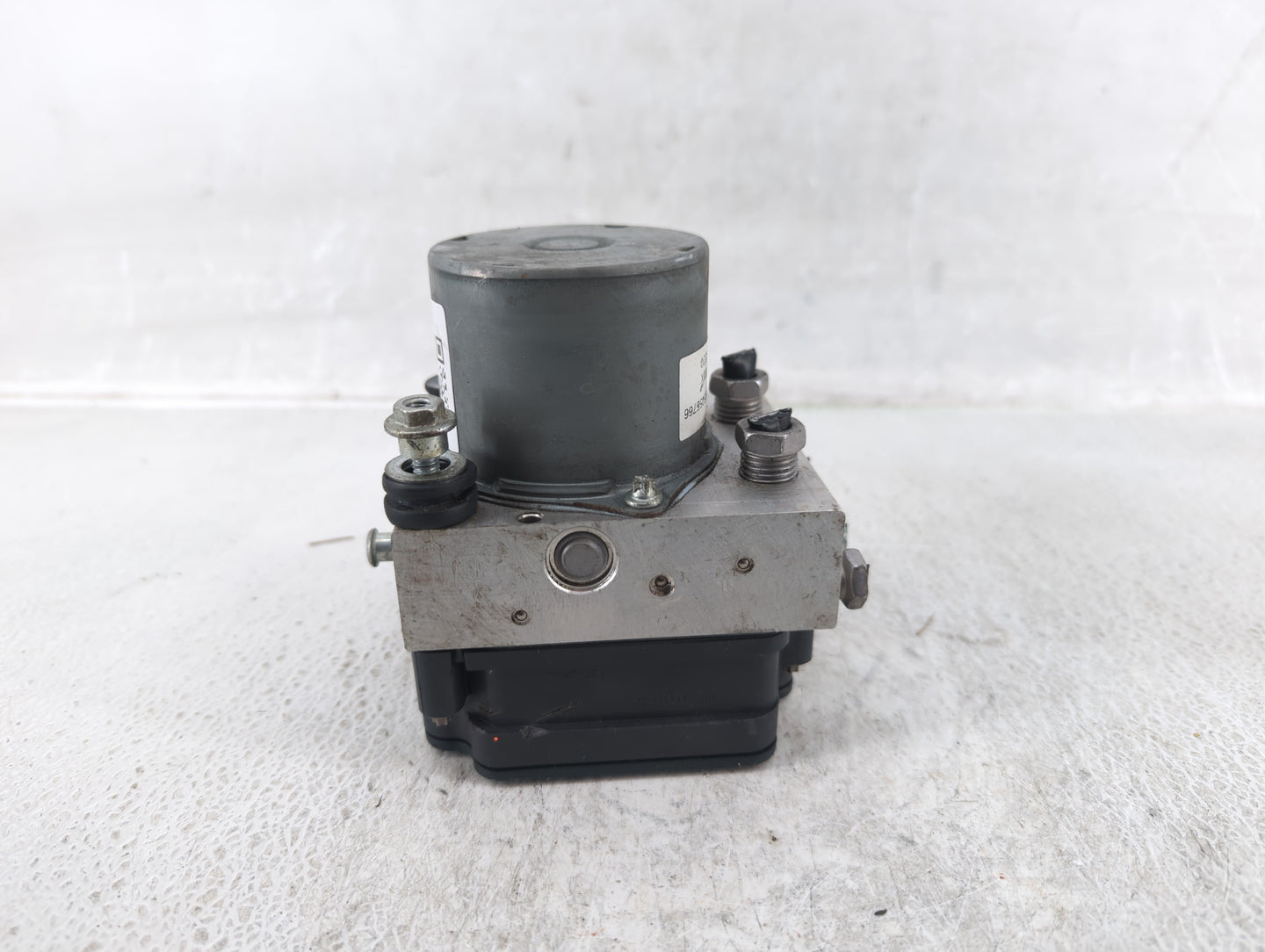 2017 Chevrolet Malibu ABS Pump Control Module Replacement P/N:84139399 84139390, 84139389, 84205164, 84056034 Fits OEM Used 
