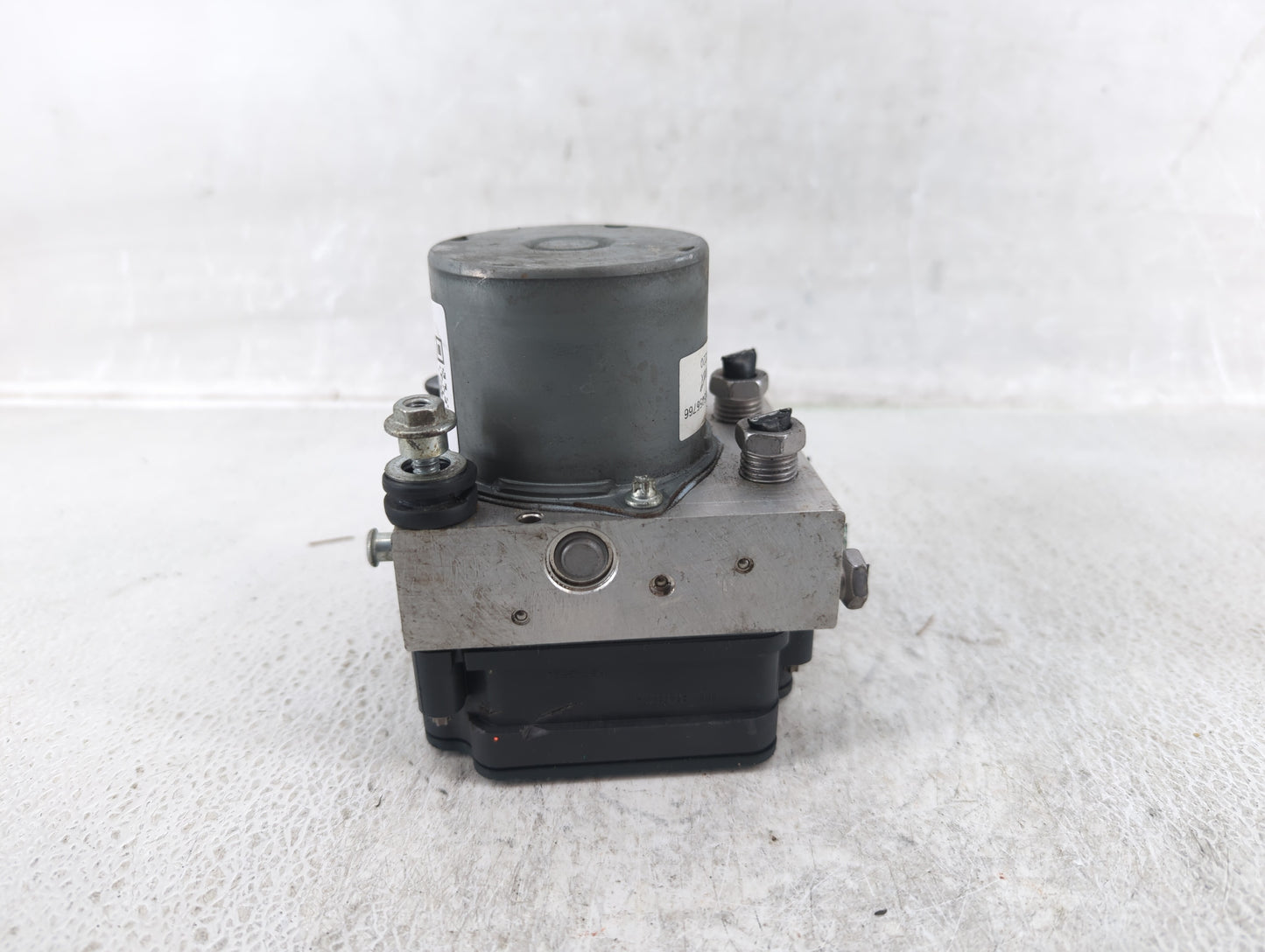 2017 Chevrolet Malibu ABS Pump Control Module Replacement P/N:84139399 84139390, 84139389, 84205164, 84056034 Fits OEM Used 