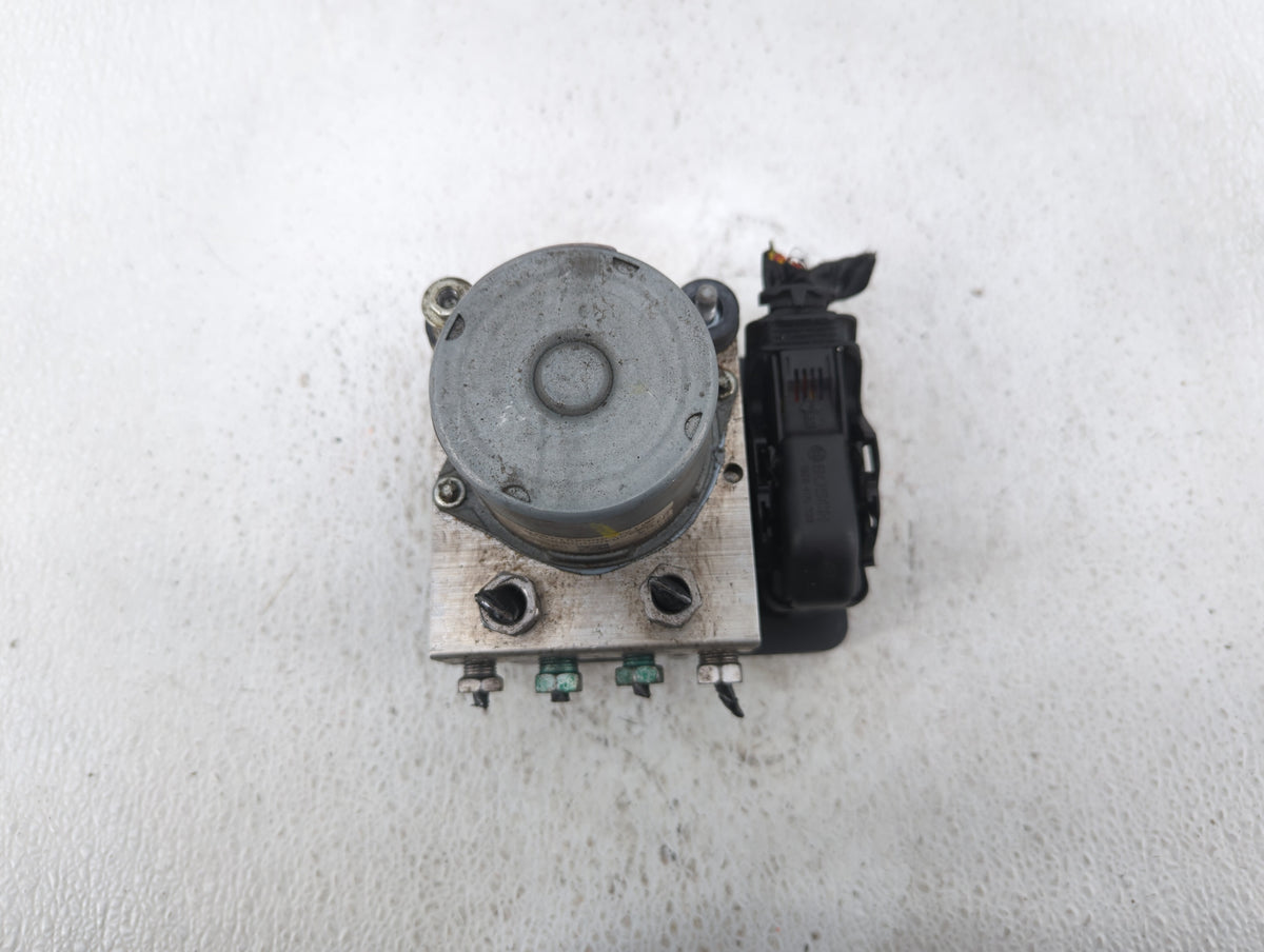 2017 Chevrolet Malibu Anti-Lock Brake ABS Pump Module Actuator OEM P/N:065055766 84205164, 84139399, 84139390, 84139389 Fits