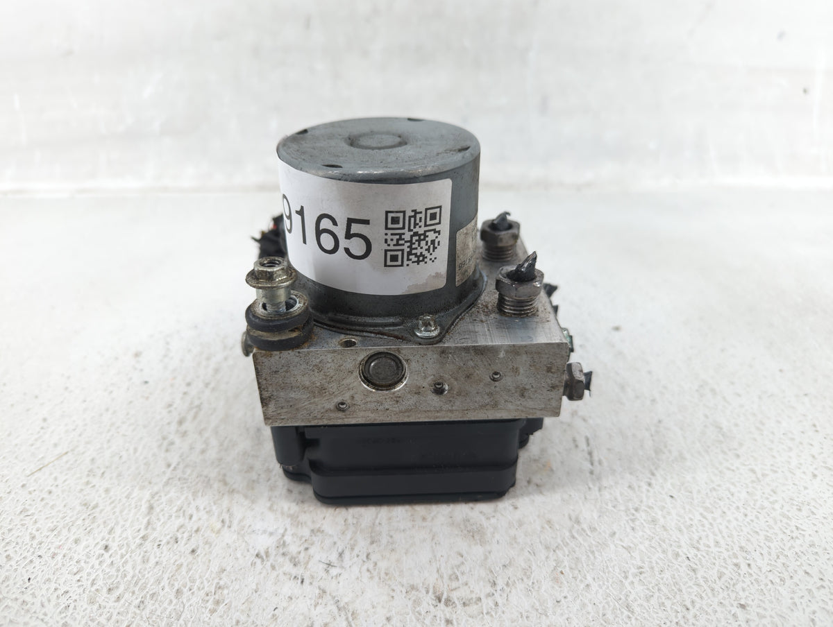 2017 Chevrolet Malibu Anti-Lock Brake ABS Pump Module Actuator OEM P/N:065055766 84205164, 84139399, 84139390, 84139389 Fits
