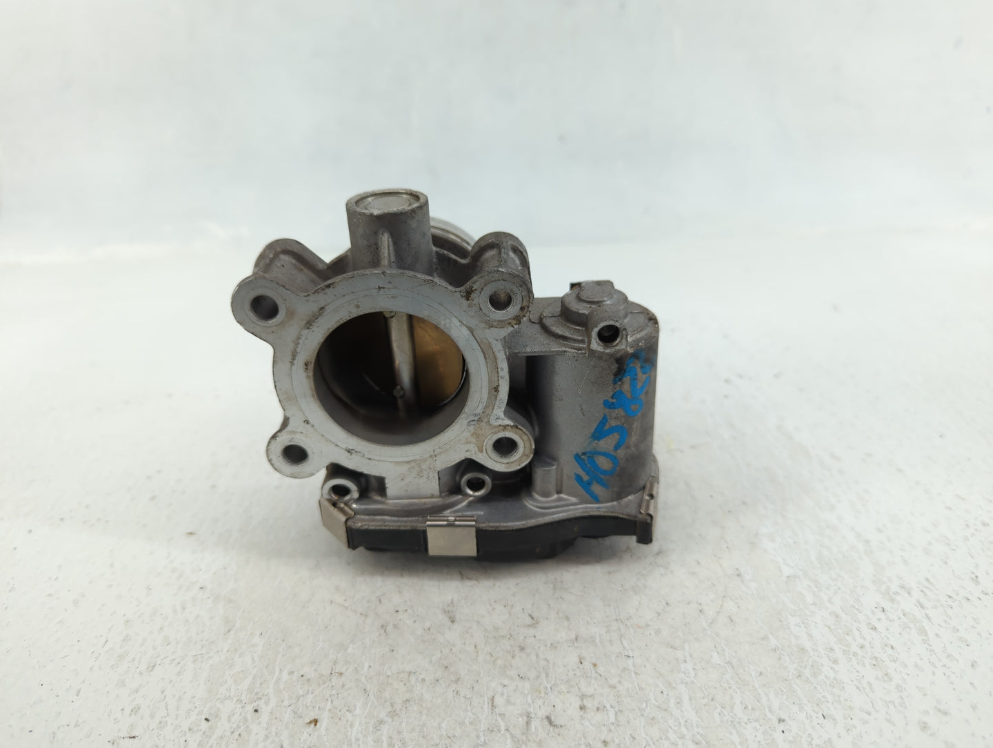 2016-2021 Chevrolet Malibu Throttle Body P/N:12671379AA Fits Fits 2016 2017 2018 2019 2020 2021 2022 OEM Used Auto Parts - O