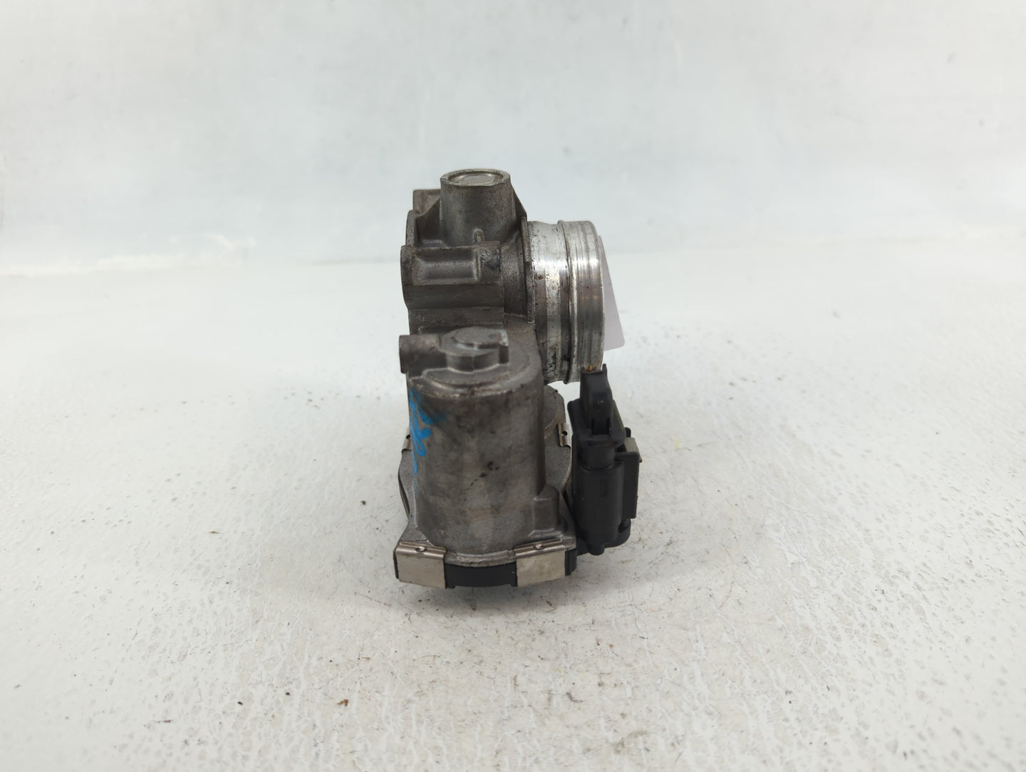 2016-2021 Chevrolet Malibu Throttle Body P/N:12671379AA Fits Fits 2016 2017 2018 2019 2020 2021 2022 OEM Used Auto Parts - O