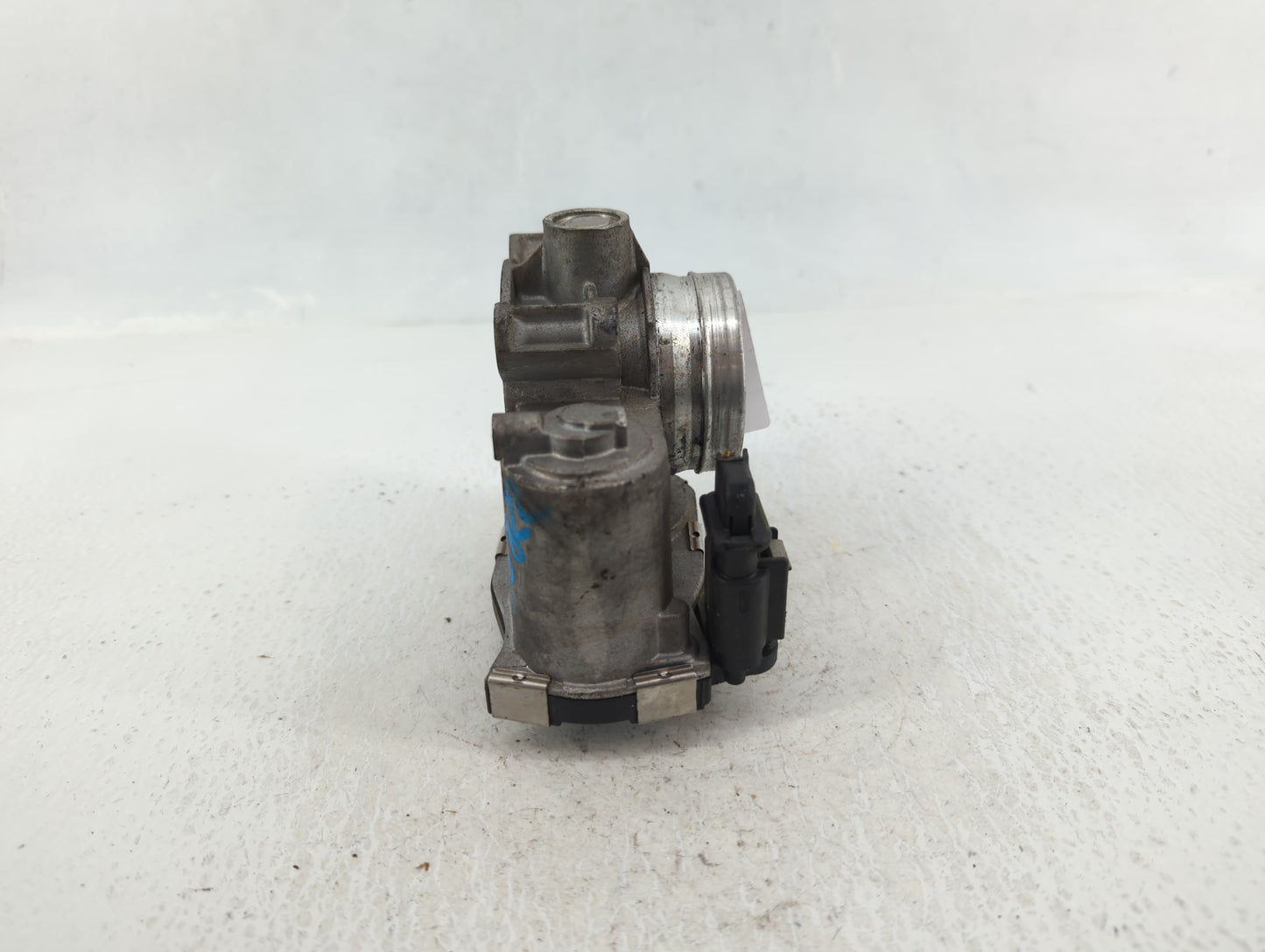 2016-2021 Chevrolet Malibu Throttle Body P/N:12671379AA Fits Fits 2016 2017 2018 2019 2020 2021 2022 OEM Used Auto Parts - O