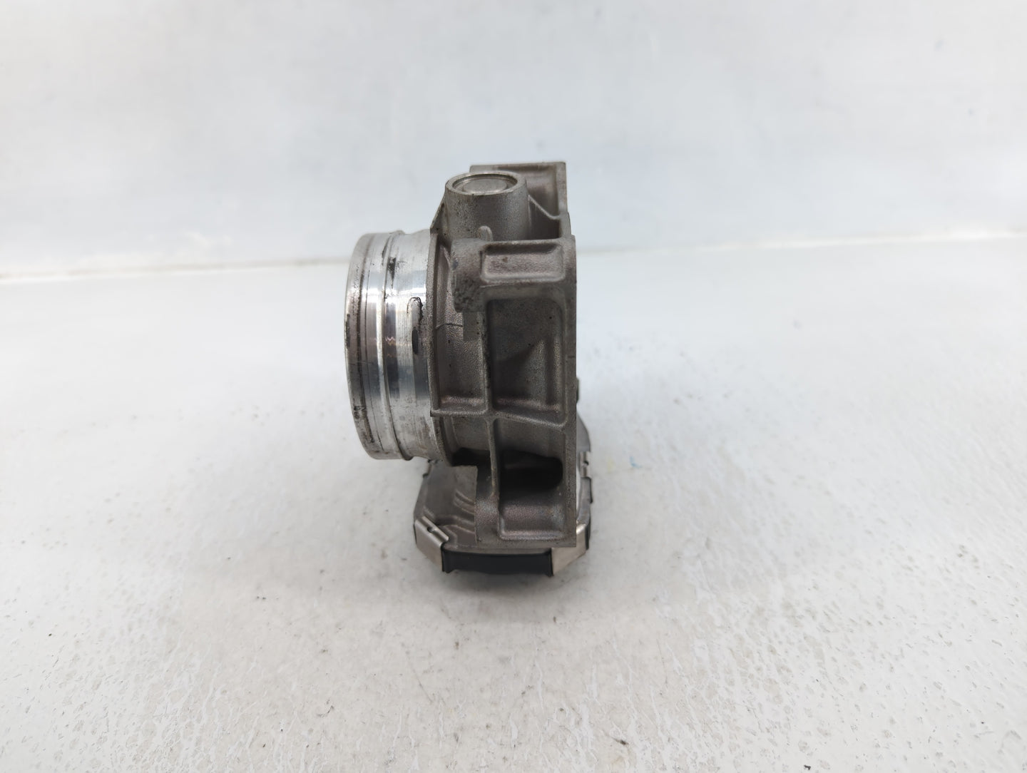 2013-2021 Chevrolet Malibu Throttle Body P/N:12670837AA Fits Fits 2013 2014 2015 2016 2017 2018 2019 2020 2021 OEM Used Auto
