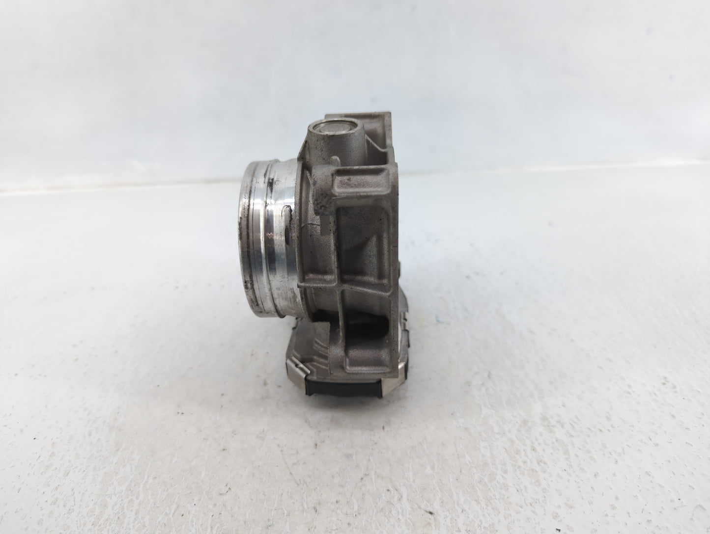 2013-2021 Chevrolet Malibu Throttle Body P/N:12670837AA Fits Fits 2013 2014 2015 2016 2017 2018 2019 2020 2021 OEM Used Auto