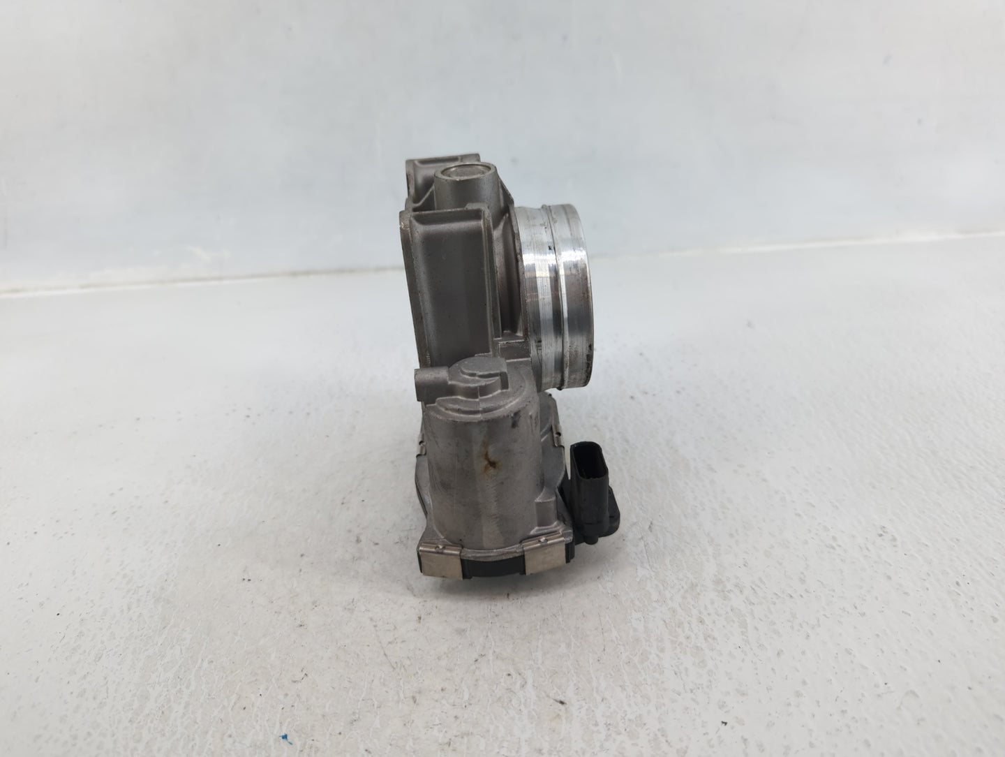 2013-2021 Chevrolet Malibu Throttle Body P/N:12670837AA Fits Fits 2013 2014 2015 2016 2017 2018 2019 2020 2021 OEM Used Auto
