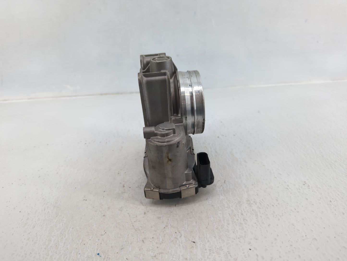 2013-2021 Chevrolet Malibu Throttle Body P/N:12670837AA Fits Fits 2013 2014 2015 2016 2017 2018 2019 2020 2021 OEM Used Auto