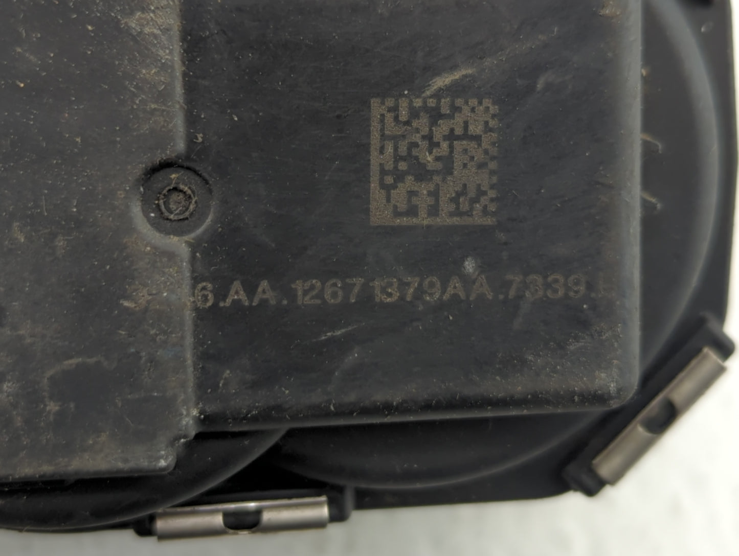 2016-2021 Chevrolet Malibu Throttle Body P/N:12671379AA Fits Fits 2016 2017 2018 2019 2020 2021 2022 OEM Used Auto Parts - O