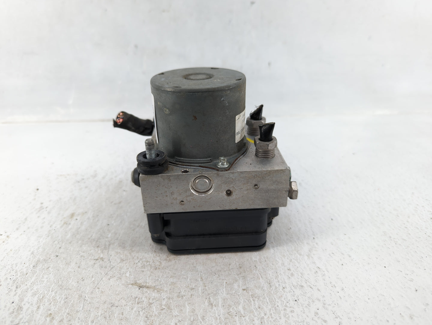 2017 Chevrolet Malibu ABS Pump Control Module Replacement P/N:065055766 Fits OEM Used Auto Parts - Oemusedautoparts1.com