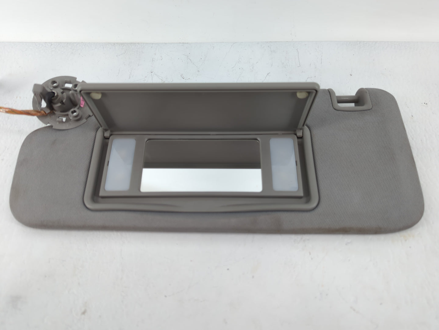 2016-2021 Chevrolet Malibu Sun Visor Shade Replacement Driver Left Mirror Fits Fits 2016 2017 2018 2019 2020 2021 OEM Used A