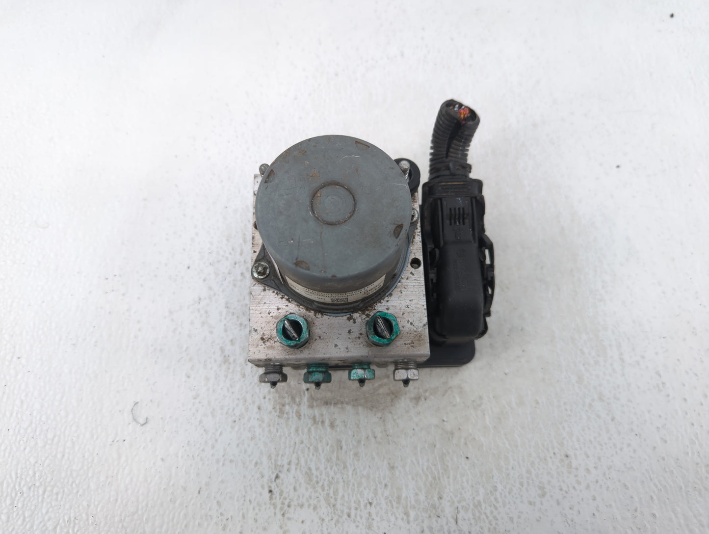 2017 Chevrolet Malibu ABS Pump Control Module Replacement P/N:065055766 Fits OEM Used Auto Parts - Oemusedautoparts1.com