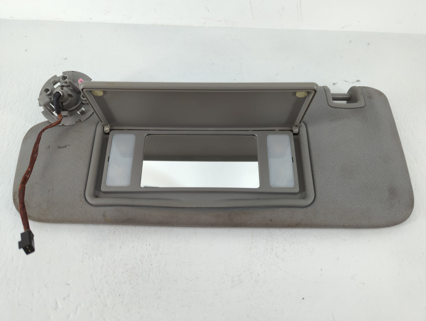 2016-2021 Chevrolet Malibu Sun Visor Shade Replacement Driver Left Mirror Fits Fits 2016 2017 2018 2019 2020 2021 OEM Used A