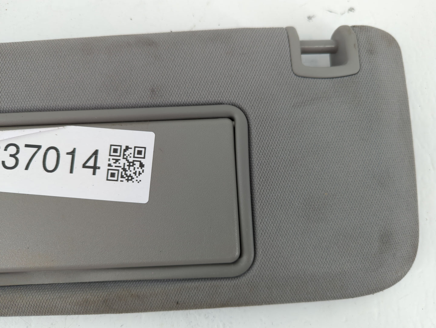 2016-2021 Chevrolet Malibu Sun Visor Shade Replacement Driver Left Mirror Fits Fits 2016 2017 2018 2019 2020 2021 OEM Used A