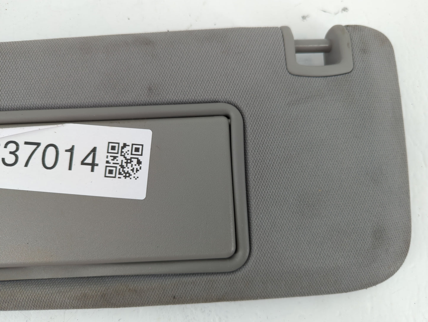 2016-2021 Chevrolet Malibu Sun Visor Shade Replacement Driver Left Mirror Fits Fits 2016 2017 2018 2019 2020 2021 OEM Used A