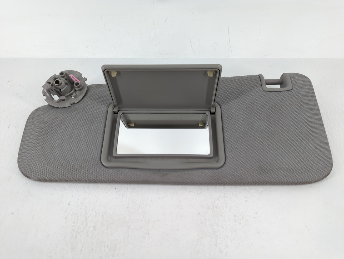 2016-2021 Chevrolet Malibu Sun Visor Shade Replacement Driver Left Mirror Fits Fits 2016 2017 2018 2019 2020 2021 OEM Used A