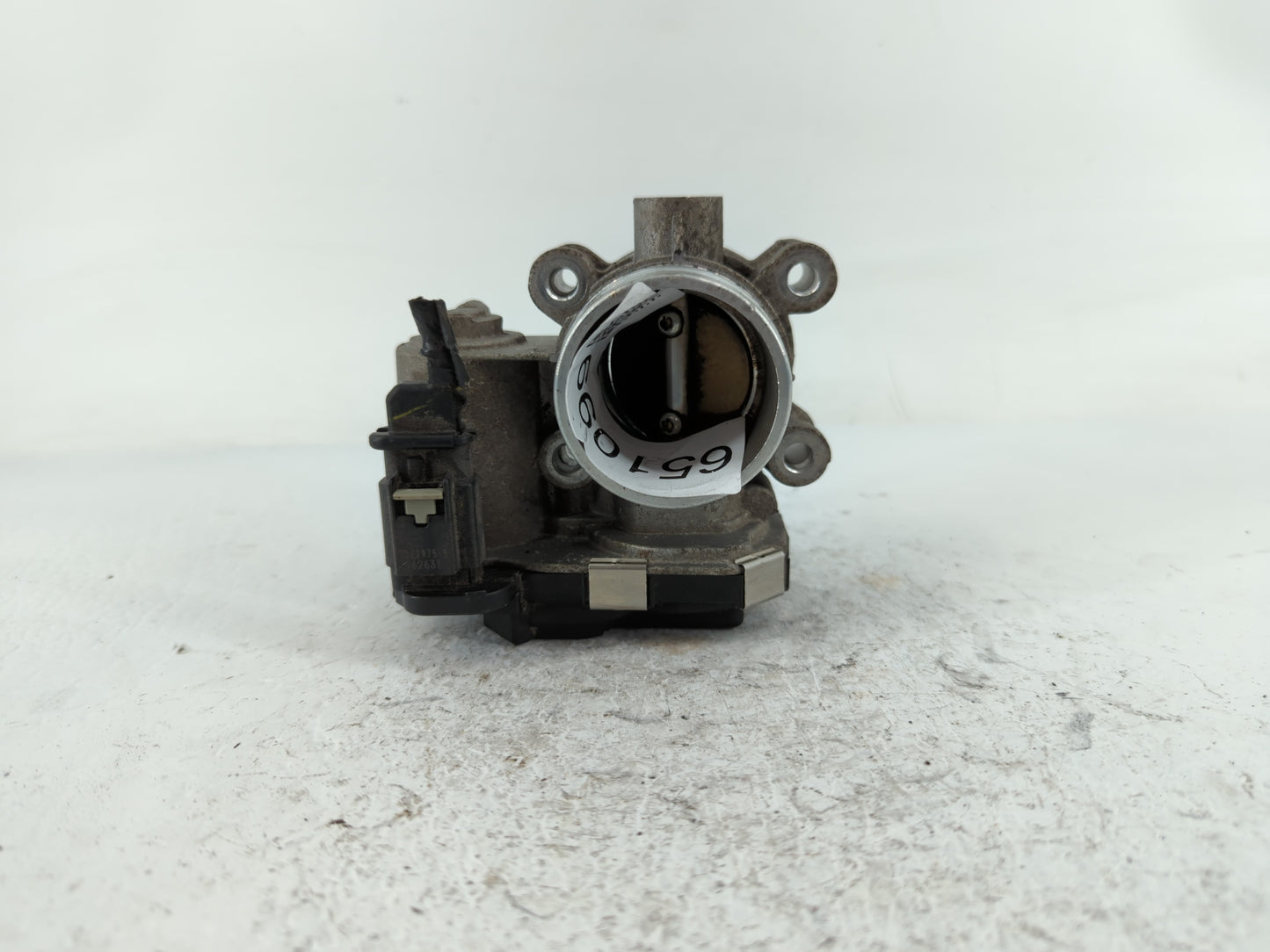 2016-2021 Chevrolet Malibu Throttle Body P/N:12671379AA Fits Fits 2016 2017 2018 2019 2020 2021 2022 OEM Used Auto Parts - O