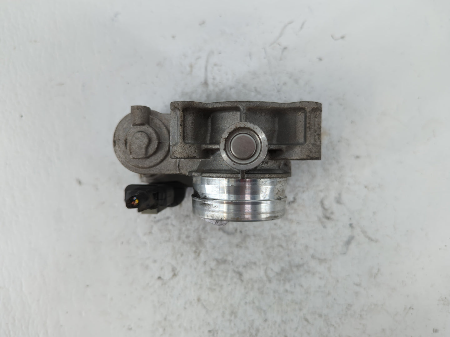2016-2021 Chevrolet Malibu Throttle Body P/N:12671379AA Fits Fits 2016 2017 2018 2019 2020 2021 2022 OEM Used Auto Parts - O