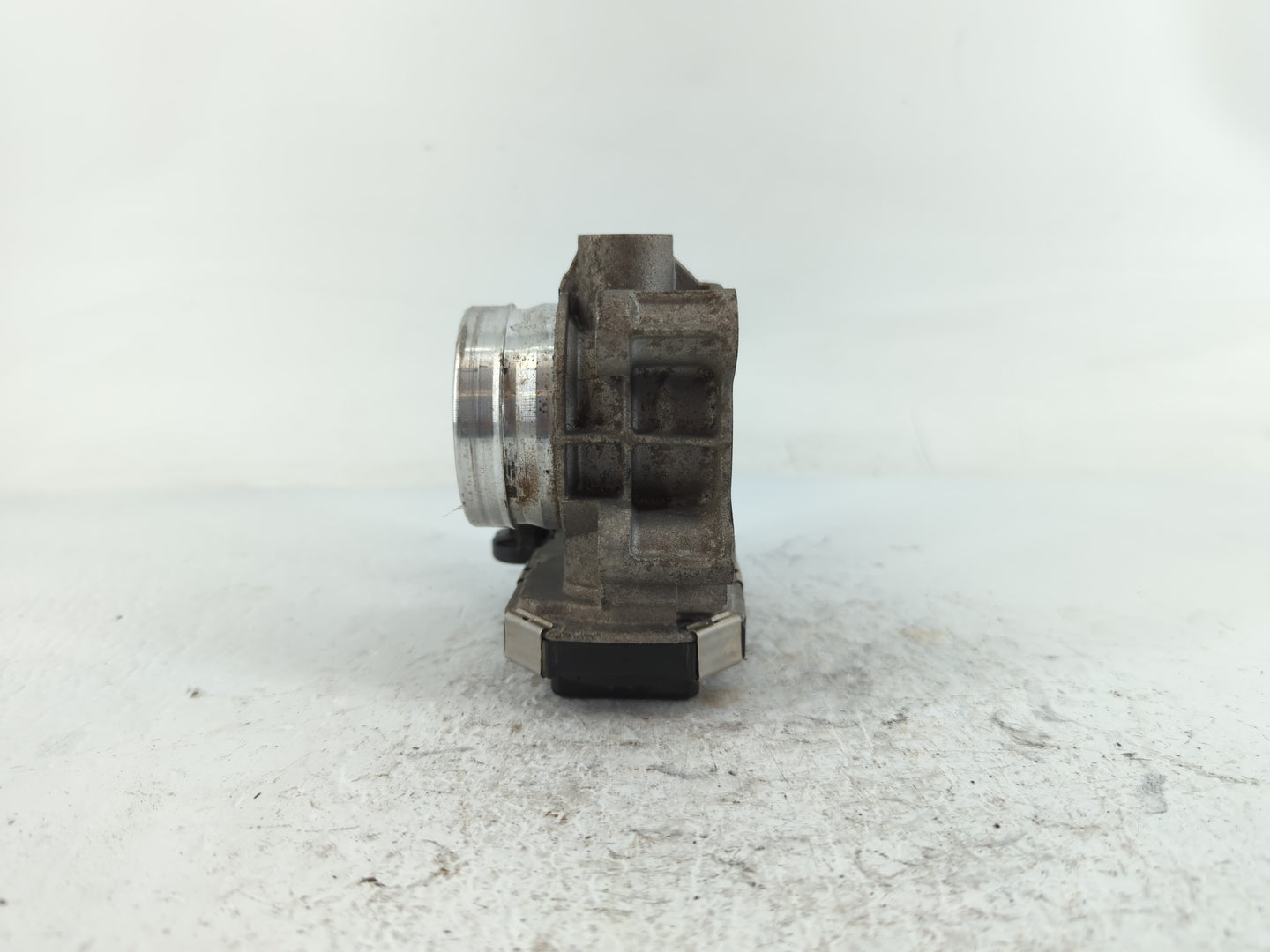 2016-2021 Chevrolet Malibu Throttle Body P/N:12671379AA Fits Fits 2016 2017 2018 2019 2020 2021 2022 OEM Used Auto Parts - O